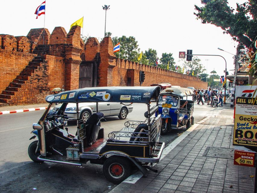 Chiang Mai: Private Tuk Tuk Tour of City Temples With Pickup - Five things to know before booking