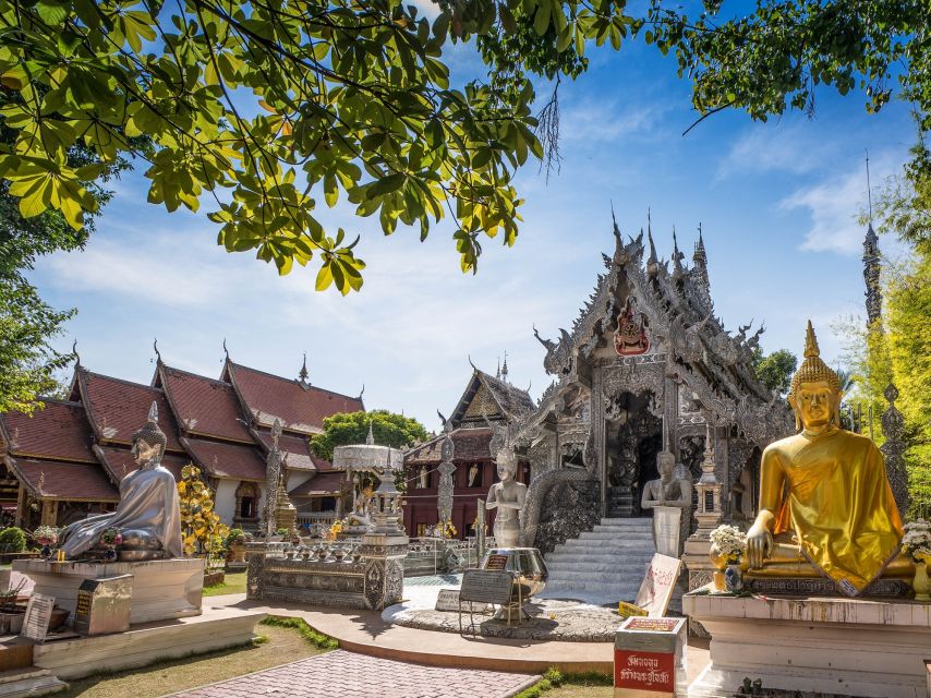 Chiang Mai: Private Tuk Tuk Tour of City Temples With Pickup - Mueang Mai Market and a practical taste of local life