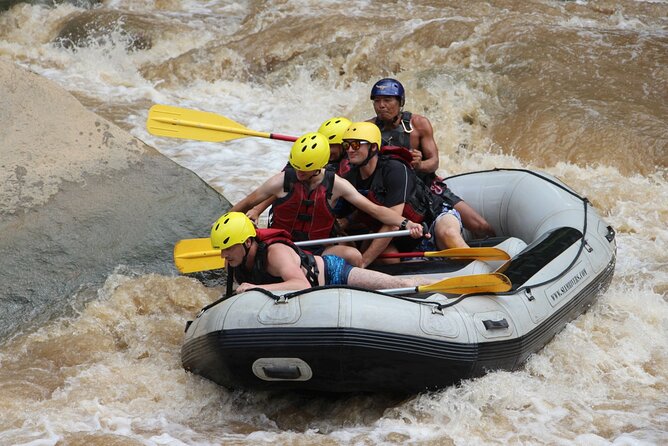 Chiang Mai Rafting in Mae Taeng River with Thai Buffet - Lunch beside the river