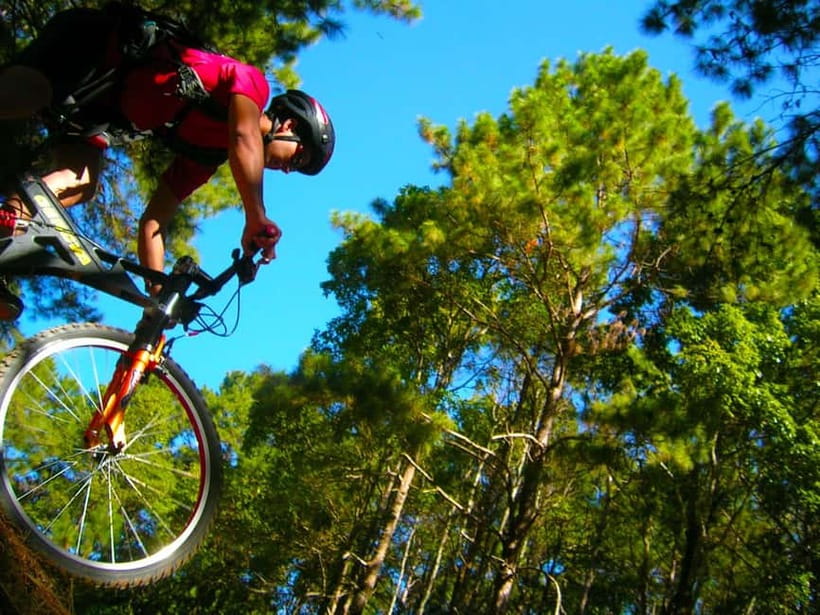 Chiang Mai: Suthep National Park Hiking & DH Mountain Biking - Wat Ban Khun Chang Khian and lunch at the village