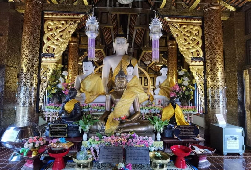 Chiang Mai: Temple And City Walking Tour Part I - The former-monk advantage