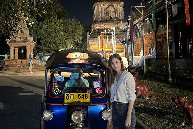 Chiang Mai Temples and Market Tuk-Tuk Evening Night Tour - Meeting at Thapae and understanding the route