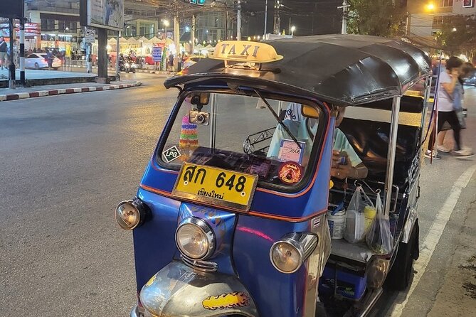 Chiang Mai Temples and Market Tuk-Tuk Evening Night Tour - The Night Bazaar: food, dessert, and free time