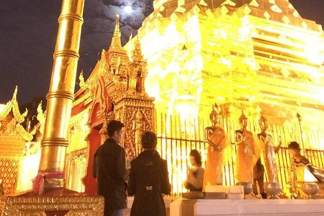 Chiang Mai Temples and Market Tuk Tuk Night Tour - Wat Chedi Luang and the Great Stupa