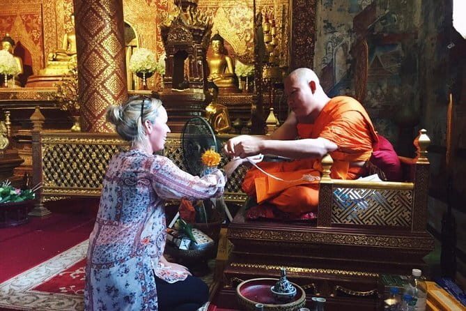 Chiang Mai Temples and Market Tuk Tuk Night Tour - Street food, dessert, and the Night Bazaar