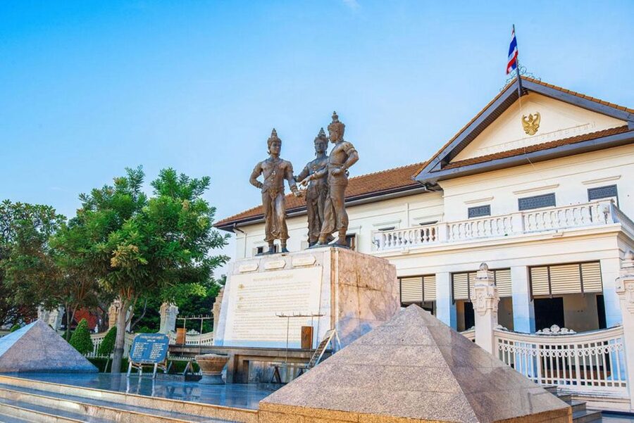 Chiang Mai: Temples and Street Food Night Tour by Tuk Tuk - What the $41 price means for two people