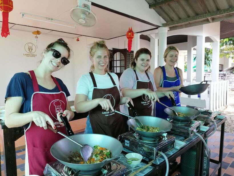 Chiang Mai: Thai Cooking and Market Tour with Lanna Smile - Why this Chiang Mai class works so well