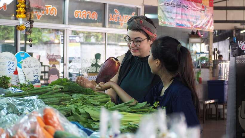 Chiang Mai: Thai Cooking and Market Tour with Lanna Smile - Cooking at your own station