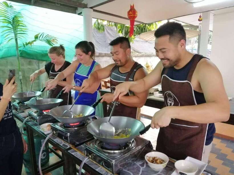 Chiang Mai: Thai Cooking and Market Tour with Lanna Smile - Who should book this class