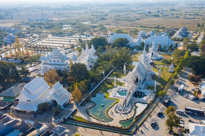 Chiang Mai to White & Blue Temple, Black Museum & Golden Triangle - The 7:00 a.m. departure from Chiang Mai