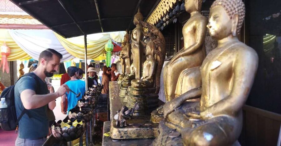 Chiang Mai: Wat Pha Lat & Wat Phra That Doi Suthep Tour - Pickup, timing, and the ride into the hills