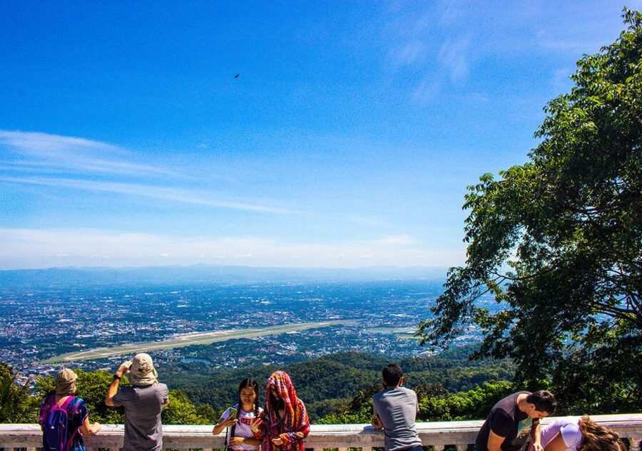 Chiang Mai: Wat Umong & Doi Suthep Half Day Tour - What the guide adds to the temples