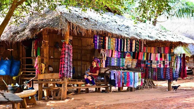 Chiang Mai: White and Blue Temples and Lalita Cafe - Guide quality and vehicle comfort matter