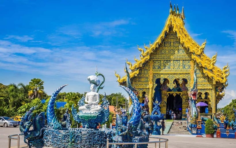 Chiang Mai: White and Blue Temples and Lalita Cafe - The Long Neck Karen village: choose your level of participation