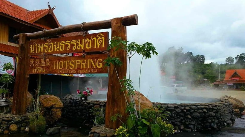 Chiang Mai: White and Blue Temples and Lalita Cafe - What the $51 price really covers