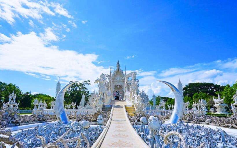 Chiang Mai: White, Blue & Big Buddha Temples in Chiang Rai - Wat Rong Suea Ten, the Blue Temple