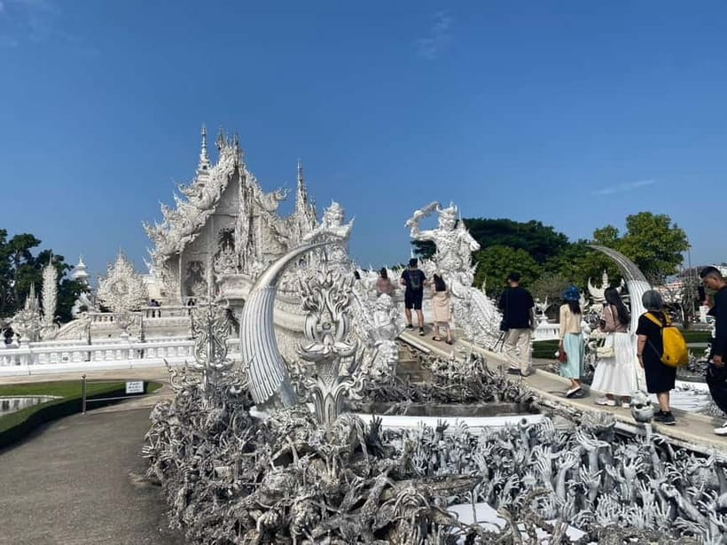 Chiang Rai: 3 Temples, Long Neck Village & Lalitta Café - A short visit to Lalitta Café