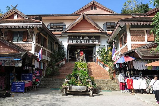 Chiang Rai, Golden Triangle and Long Neck Karen - Mae Chan and the road toward the hills
