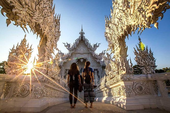 Chiang Rai: Guided Full-Day Highlights tour with Lunch - Choui Fong Tea Plantation
