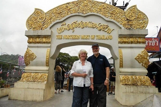Chiang Rai:Guided Highlights Full-Day Tour-FREE LUNCH BUFFET - Meeting the Longneck Karen community