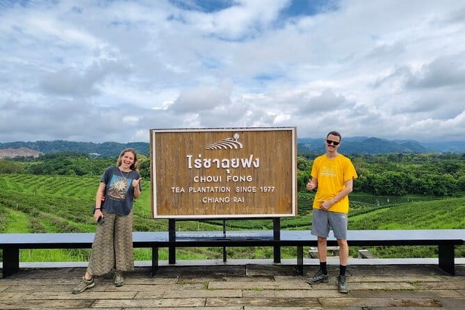 Chiang Rai:Guided Highlights Full-Day Tour-FREE LUNCH BUFFET - Choui Fong Tea Plantation and a slower half-hour