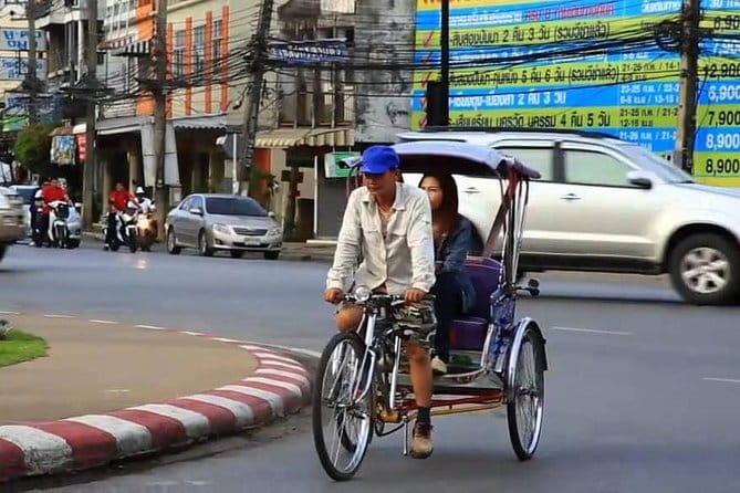 Chiang Rai:Guided Highlights Full-Day Tour-FREE LUNCH BUFFET - The Golden Triangle at the meeting point of three countries