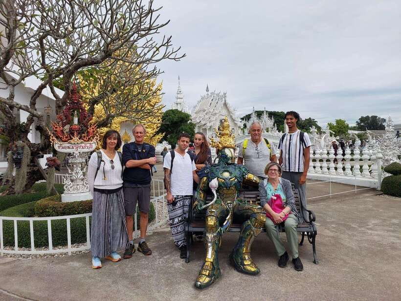 Chiang Rai: Guided Highlights Guided Tour with Buffet Lunch - Key points at a glance