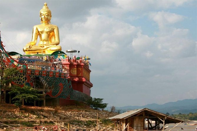 Chiang Rai One Day: Golden Triangle, Laos Border, Long Neck Tribe - The Long Neck Karen village is a short visit