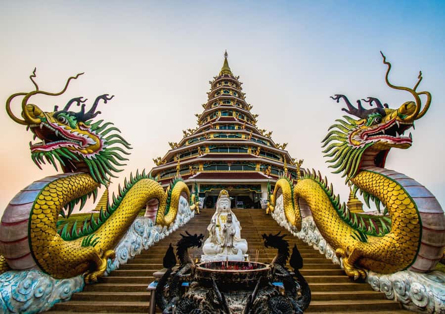 Chiang Rai White, Blue, Red 3 Temples Tour - The early pickup from Chiang Mai