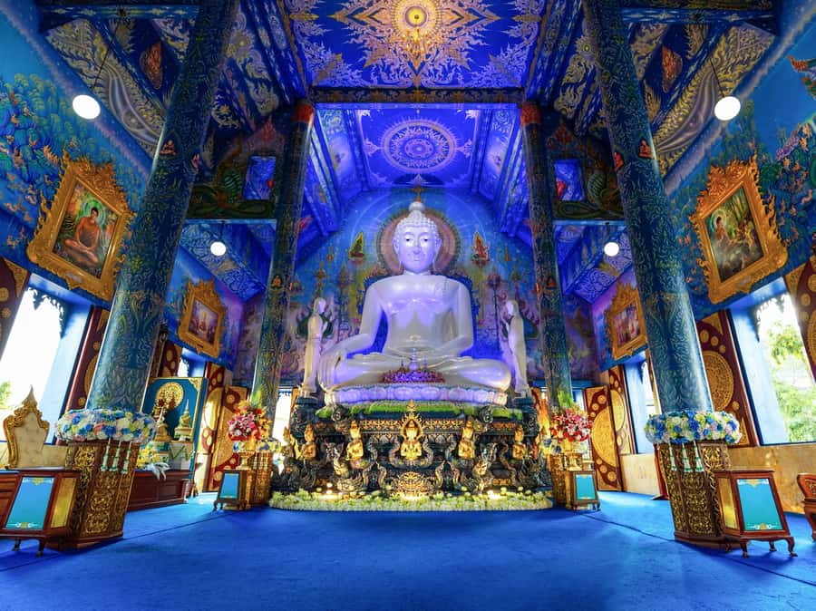 Chiang Rai White Temple and Blue Temple Day Tour - Why Chiang Rai works as a long day from Chiang Mai