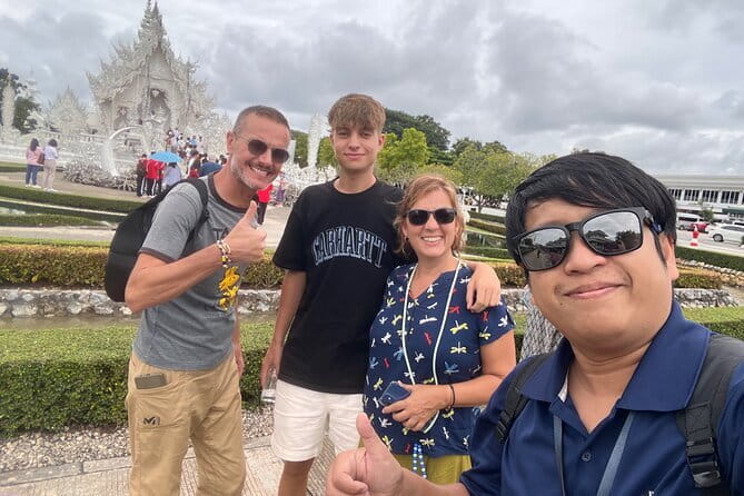 ChiangMai 1DayTour:Elephant Sanctuary,king&queen pagoda,waterfall - Lunch Before the Mountain Stops
