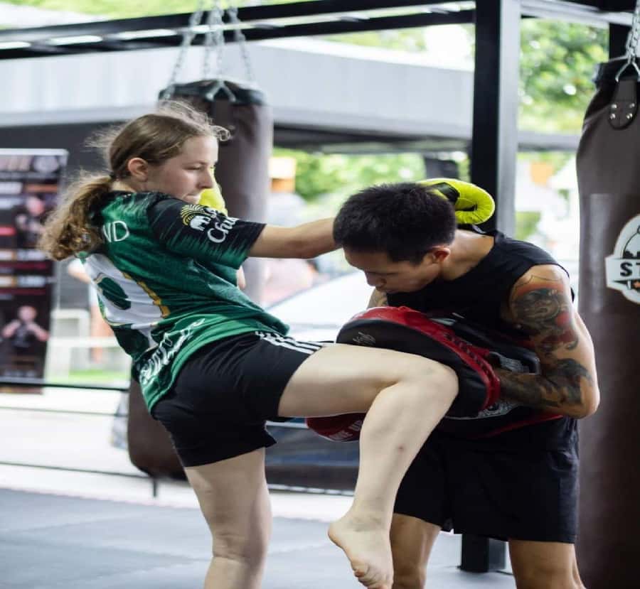 Chiangmai : Muay Thai Training academy - The warm-up sets the tone