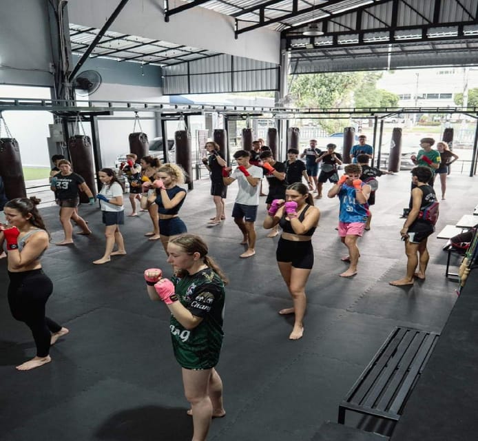 Chiangmai : Muay Thai Training academy - Gloves and hand wraps are supplied