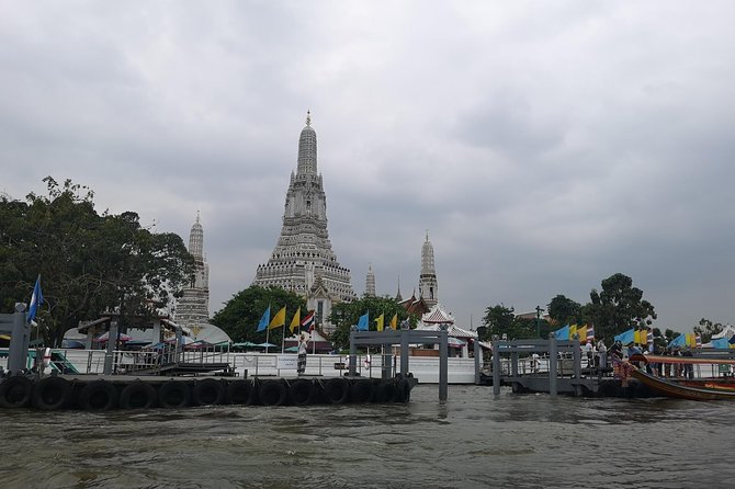CHOB Bangkok Walking Tour (Talking + Walking + Eating) - The Giant Swing and Brahman Bangkok