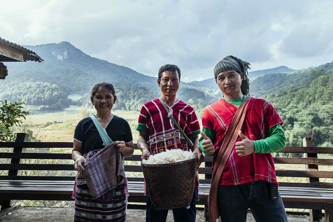 City Escape: Doi Inthanon & Karen Village Private Day Trip - Coffee and lunch in Ban Mae Klang Luang