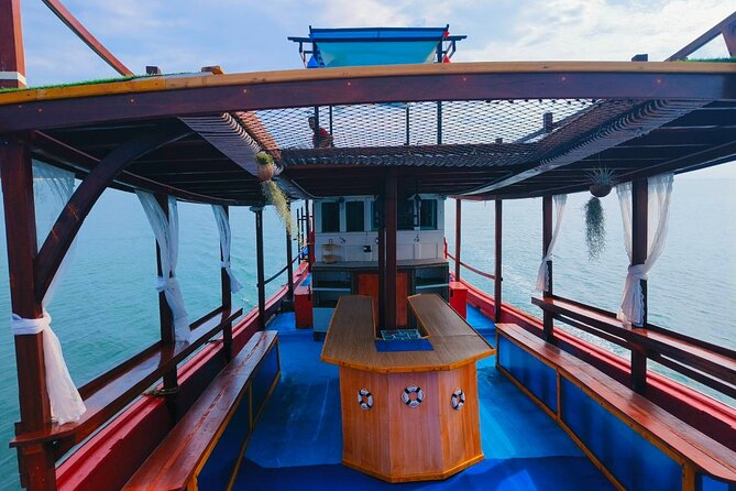 CocoTipAdventures and Snorkel with Meals-BBQs-Cocktail-Sunset - Mango Bay: a second chance for marine life