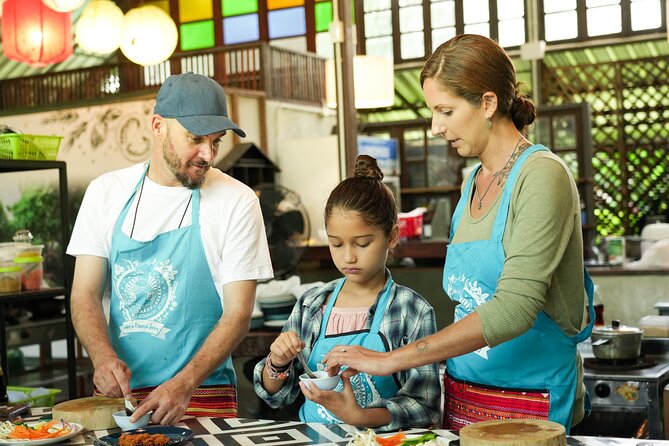 Cooking Class with Organic Farm in Chiang Mai at Mama Noi - Four or five dishes make this a serious meal