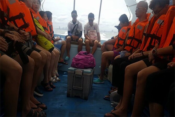 Coral Island speed boa-Parasailing and others activities choice - Thai lunch gives the day a useful pause