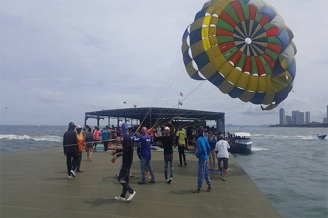 Coral Island speed boa-Parasailing and others activities choice - Free time from 1 to 3:30 p.m.