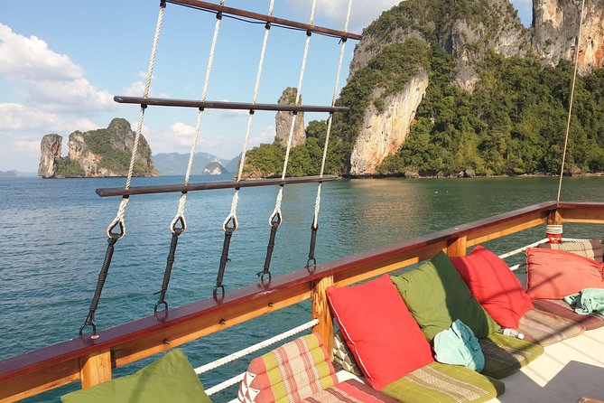 Cruising on a comfortabel boat in Phang Nga Bay - The "Must-Do" Tour Khao Lak - Leaving Khao Lak at 10am
