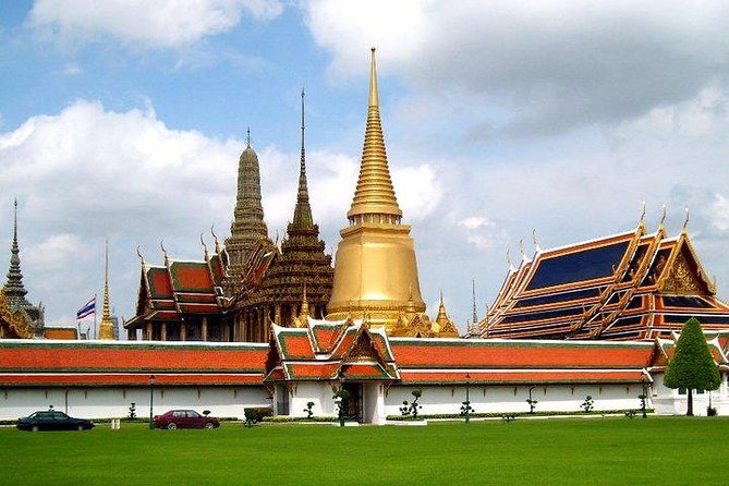 Damnern Saduak Floating Market, Grand Palace and Wat Phra Keo Tour from Bangkok - From Bangkok to the canals west of the city