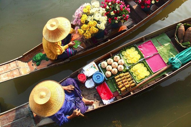 Damnern Saduak Floating Market, Grand Palace and Wat Phra Keo Tour from Bangkok - Seeing Damnoen Saduak by boat and on foot
