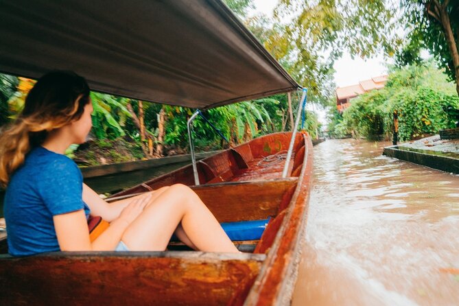 Damnoen Saduak Floating Market and Maeklong Railway Market Tour - Guides can make or break the day