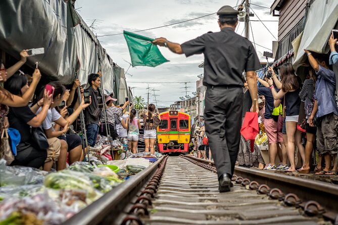 Damnoen Saduak Floating Market & Maeklong Railway From Bangkok - The real value of $38.88