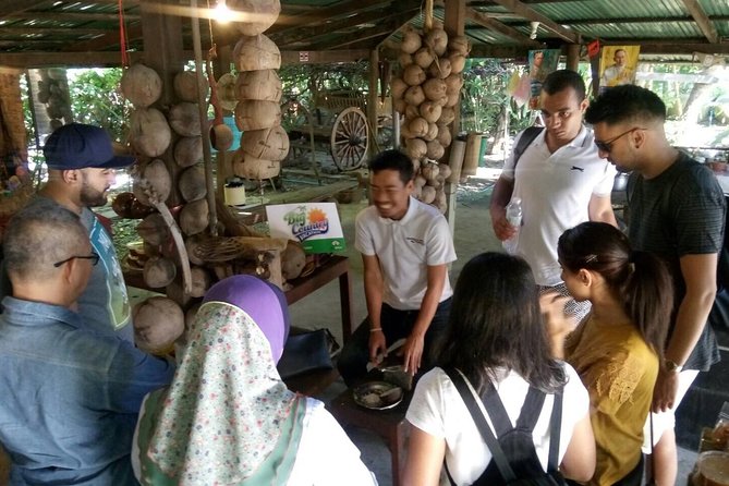 Damnoen Saduak Floating Market Small Group Tour - Who should take this tour?