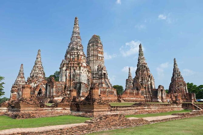 Day Trip to Bangkok Floating Market & Maeklong Railway - Who should book this experience?