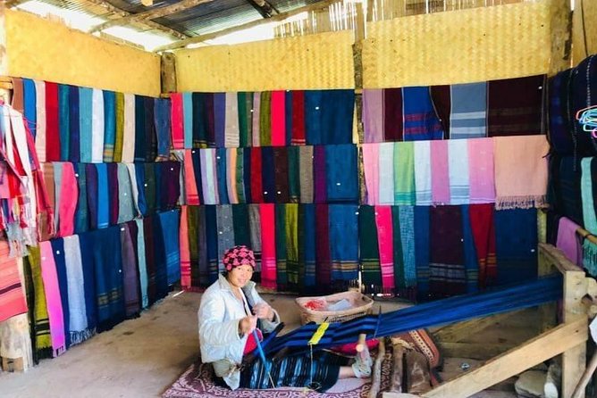 Doi inthanon National Park + 2Hour Fantastic Trekking with Lunch - The Hmong market in ten minutes