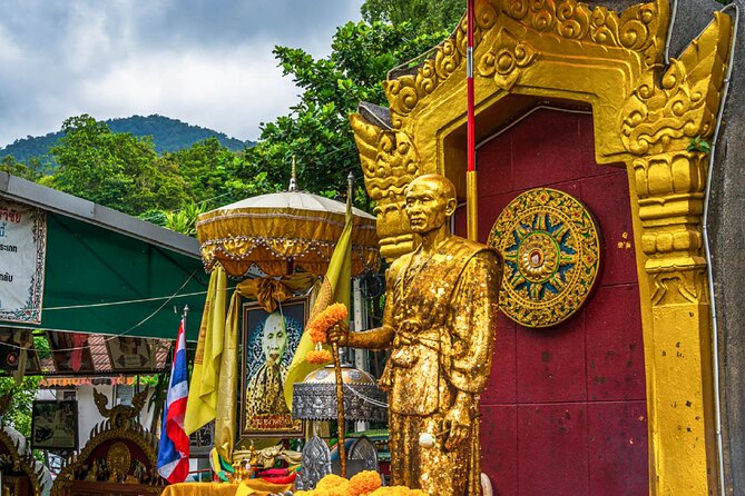 Doi Suthep and Wat Pha Lat Sunrise Tour (Small Group Only) - Exploring the 700-year-old tunnels at Wat Umong
