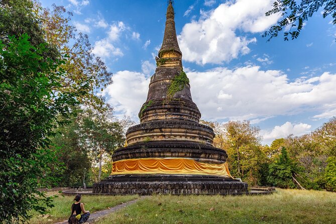Doi Suthep and Wat Pha Lat Sunrise Tour (Small Group Only) - What the guide adds to the morning