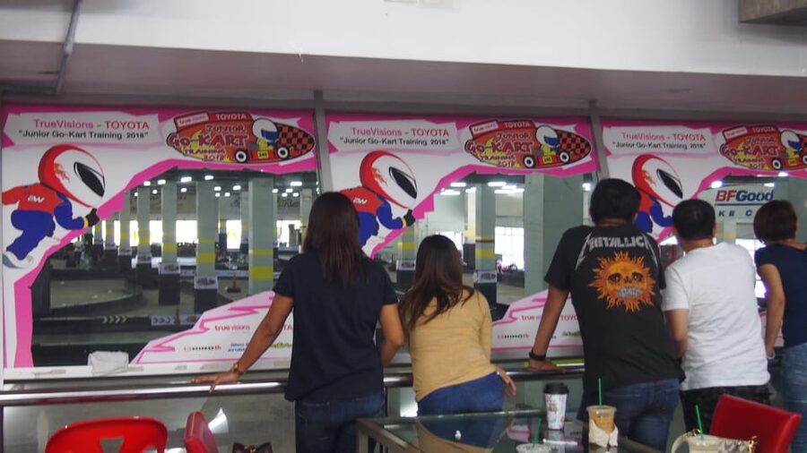 EasyKart Bangkok (RCA Plaza) : Go-Kart Racing Experience - Choosing between the four kart types